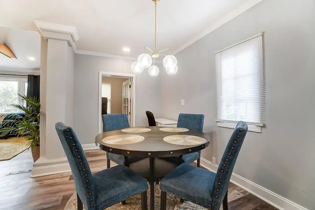 The Charlotte Chateau With Hot-Tub, Mini-Golf, 3Bd2Ba Holiday home
