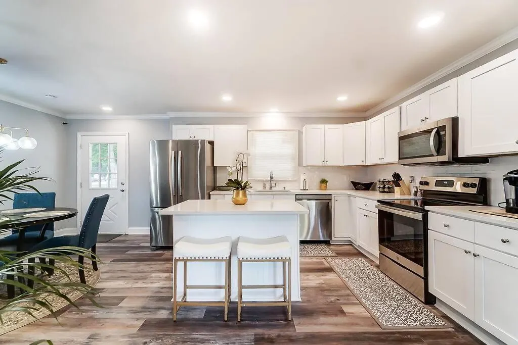 Holiday home The Charlotte Chateau With Hot-Tub, Mini-Golf, 3Bd2Ba