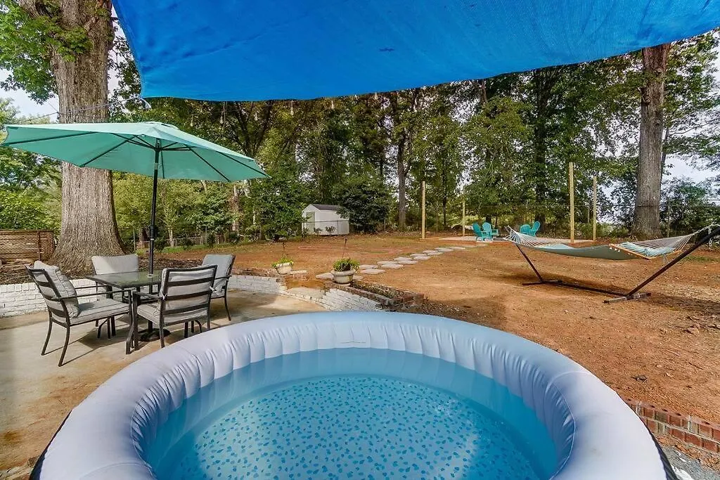 Holiday home The Charlotte Chateau With Hot-Tub, Mini-Golf, 3Bd2Ba