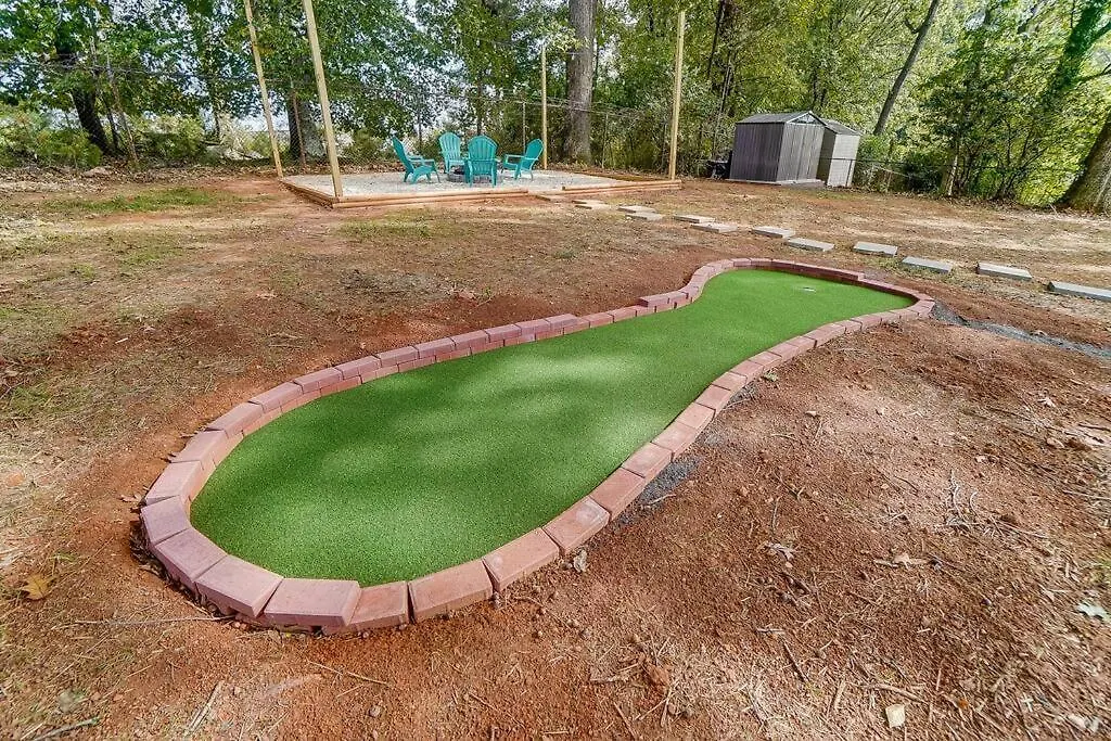 The Charlotte Chateau With Hot-Tub, Mini-Golf, 3Bd2Ba